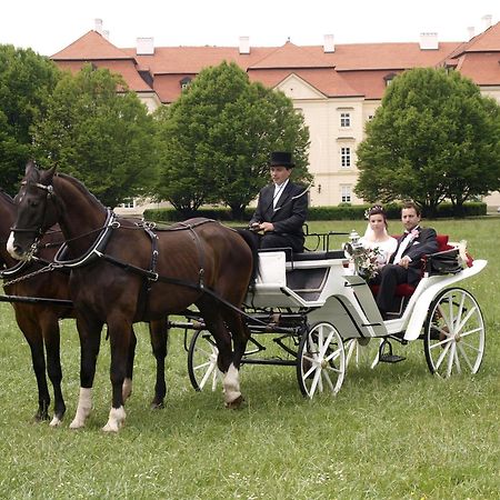 Zámek Napajedla Hotel Kültér fotó