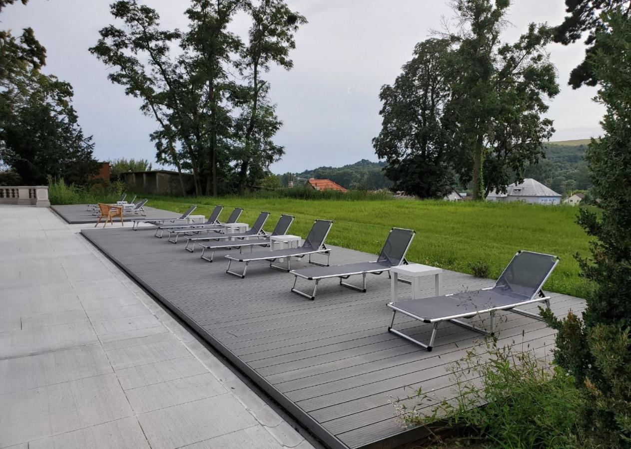 Zámek Napajedla Hotel Kültér fotó