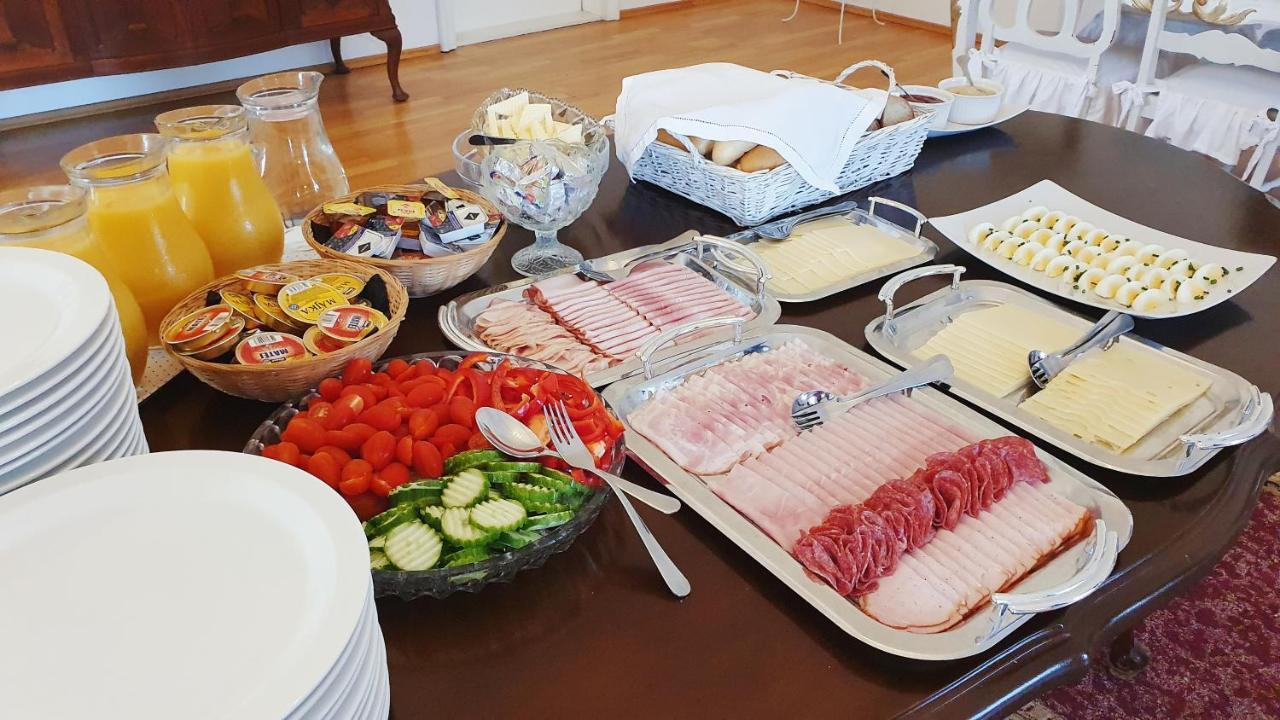 Zámek Napajedla Hotel Kültér fotó