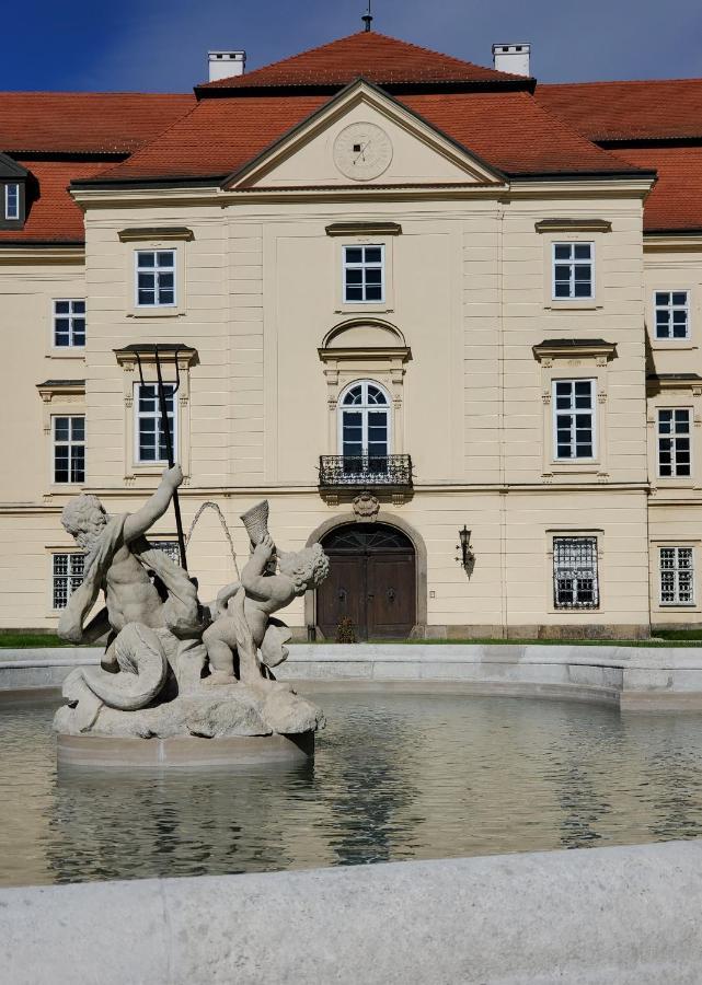 Zámek Napajedla Hotel Kültér fotó