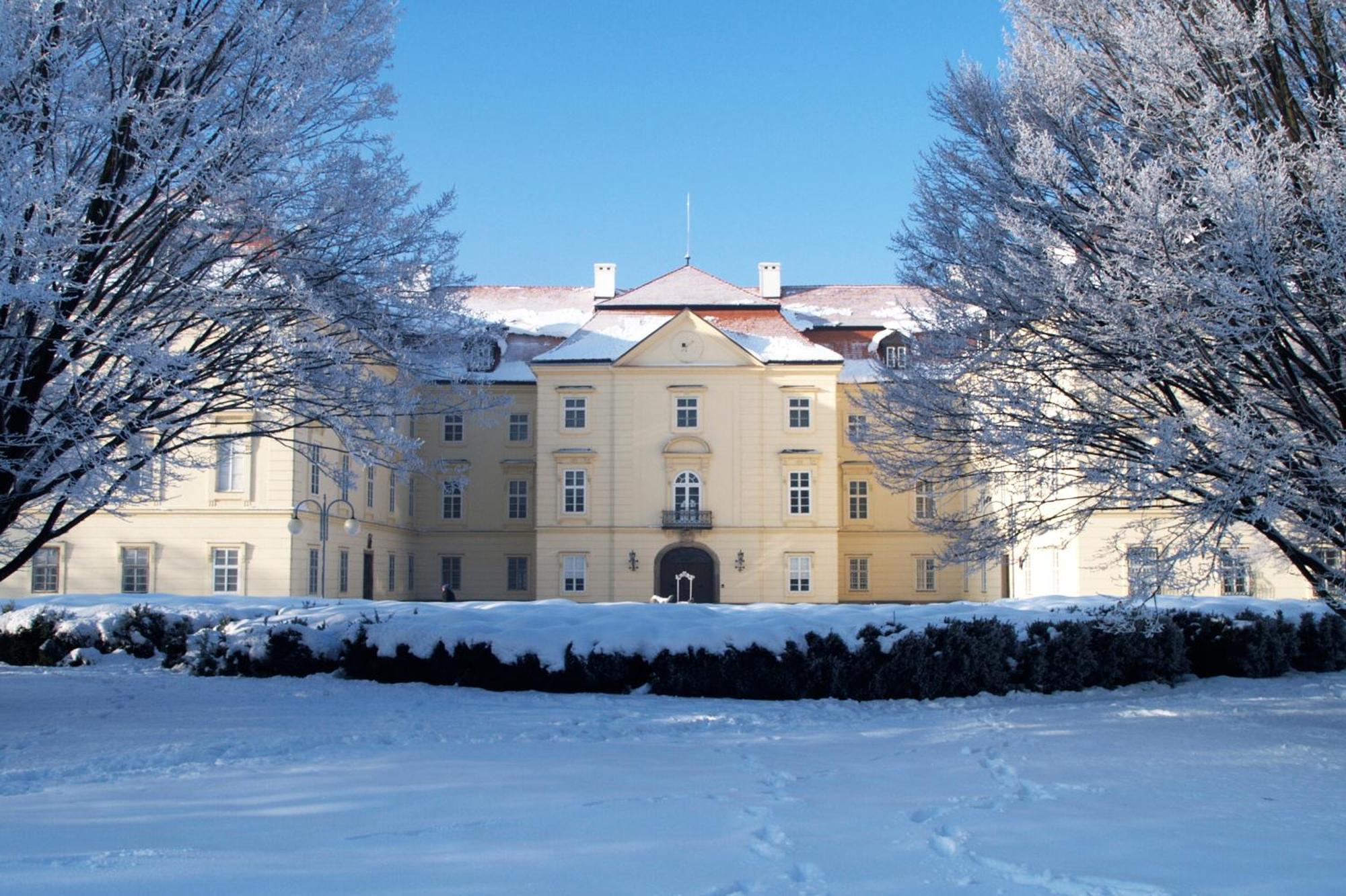 Zámek Napajedla Hotel Kültér fotó
