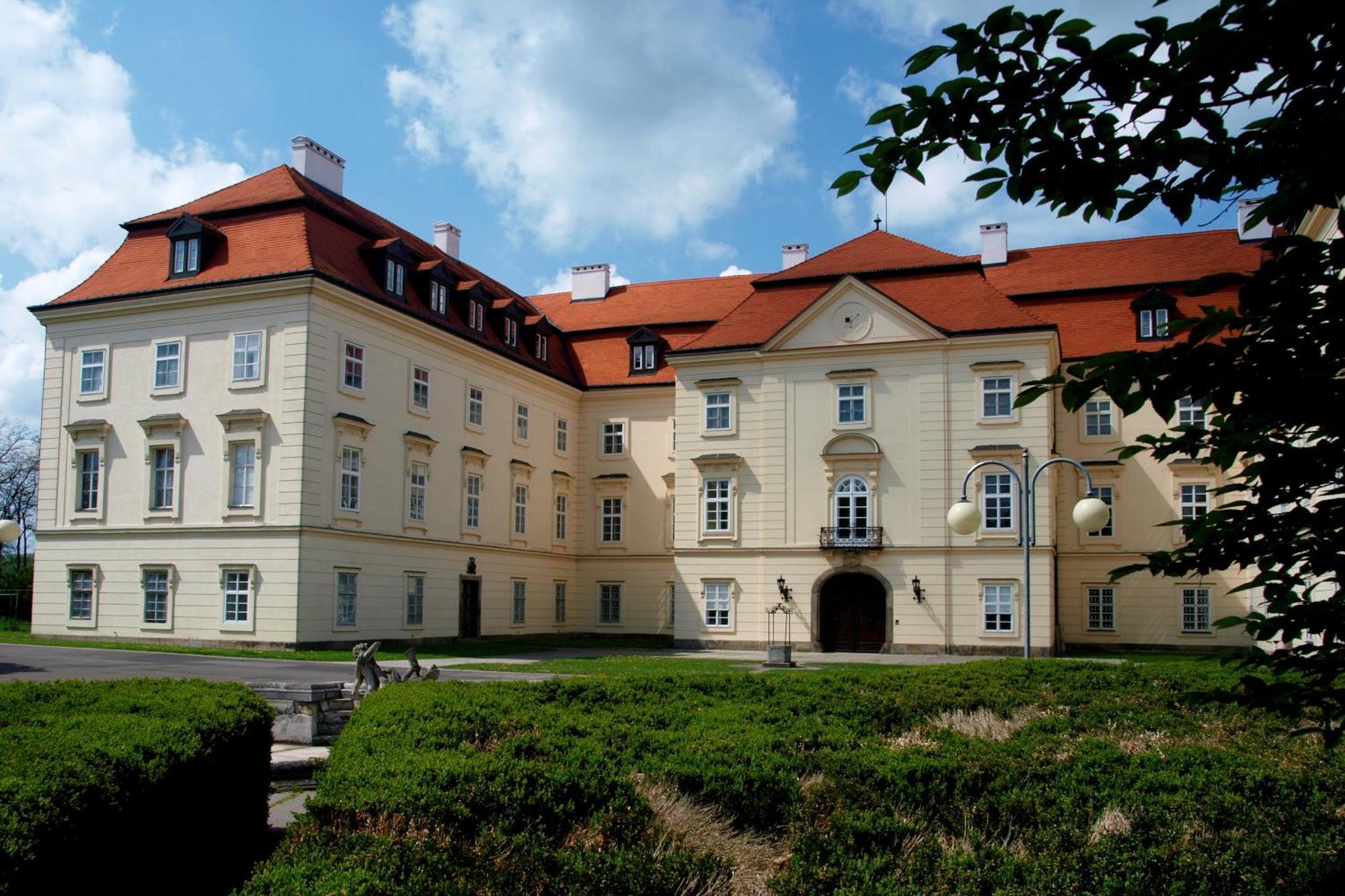Zámek Napajedla Hotel Kültér fotó