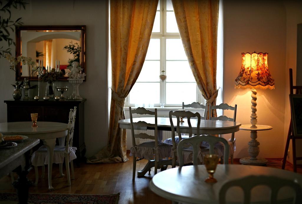 Zámek Napajedla Hotel Kültér fotó